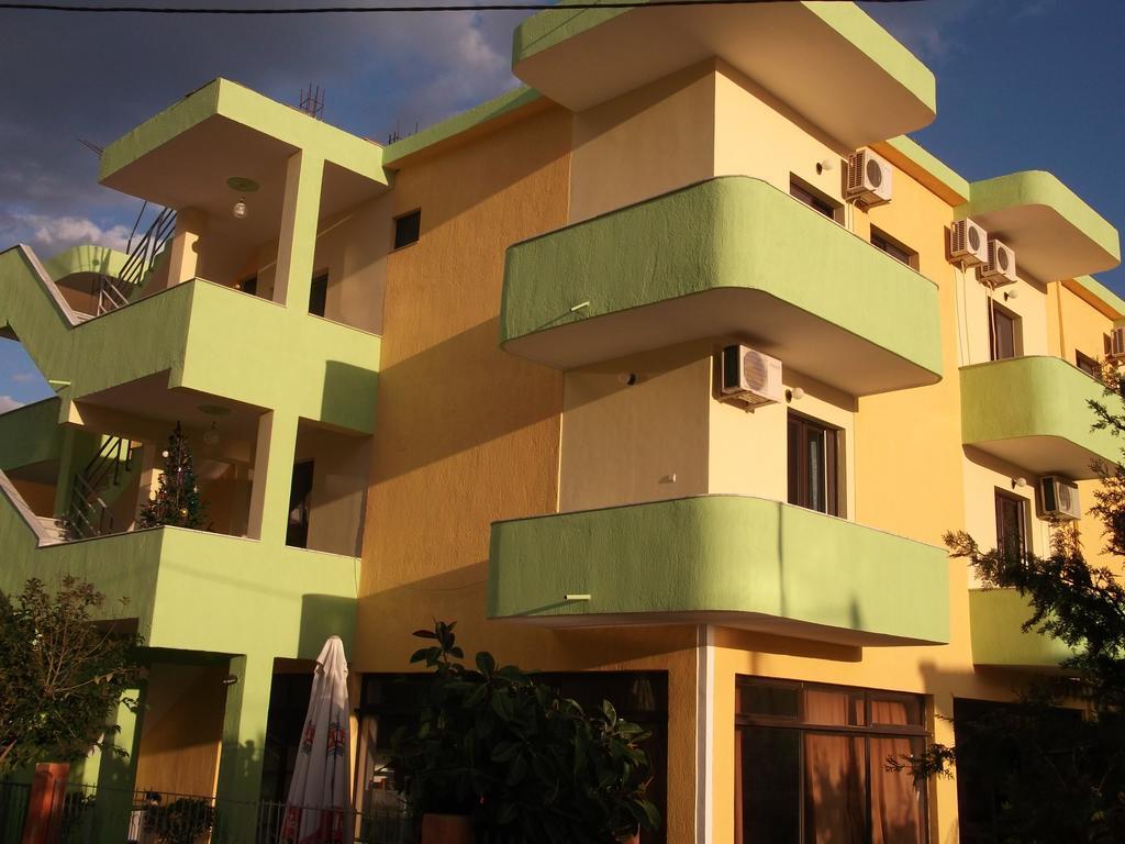 Tani'S Guesthouse Ksamil Exterior foto
